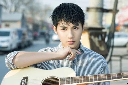 娱乐吃瓜郑业成微博,娱乐圈幕后故事大揭秘  第1张